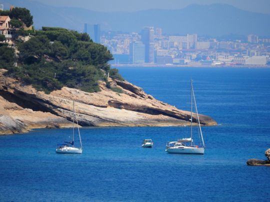 Un mouillage dans le parc marin de la C&ocirc;te Bleue &copy;Maxime Leriche