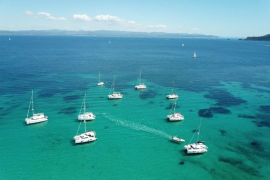 Voiliers au mouillage