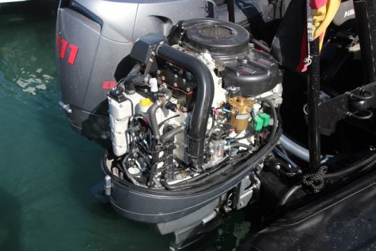 Les moteurs hors-bord diesel restent complexes et couteux en petites puissances