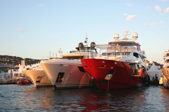 Yacht au port de Cannes