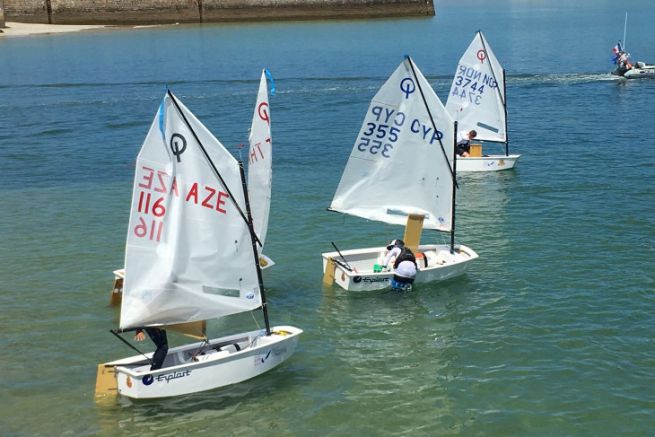 Lire l'article Optimist Erplast durant le championnat d'Europe de Crozon Morgat
