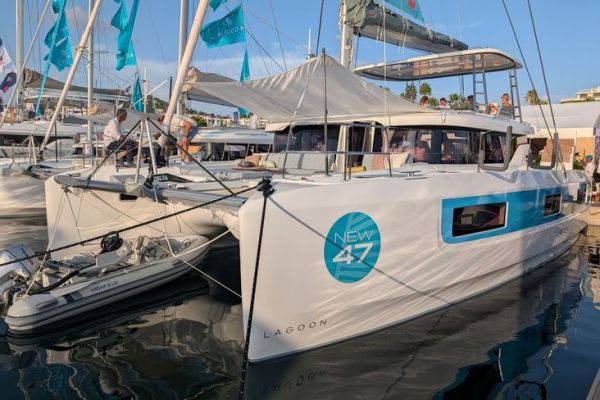 Le Lagoon 47, présenté au Cannes Yachting Festival