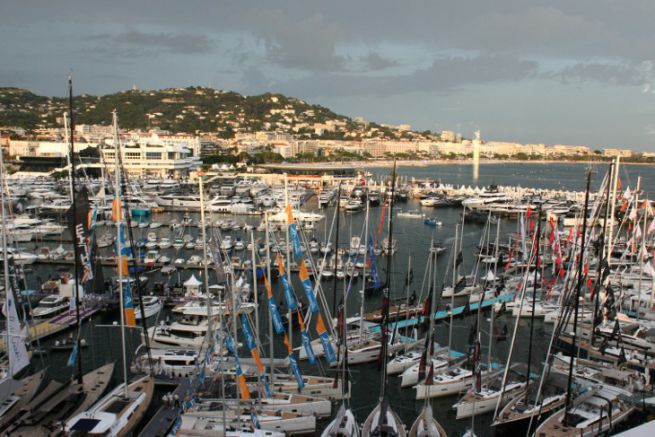 Nuages sur le Cannes Yachting Festival 2018