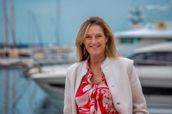 Constance Brment au poste de Directrice Adjointe