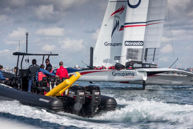 Semi-rigides quips de moteurs Suzuki suivant l'AC45 Groupama