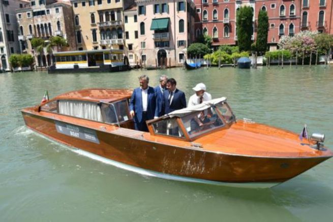 Bateau taxi hybride  Venise