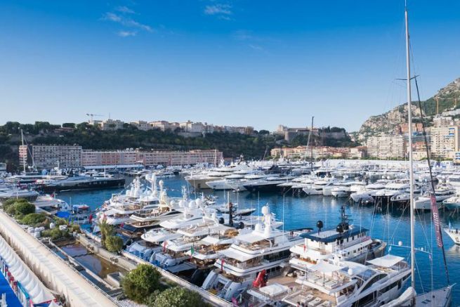 Yachts dans le port de Monaco