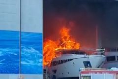 Yacht en flamme chez Ferretti