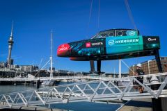 Chase boat  hydrogne d'Emirates Team New Zealand
