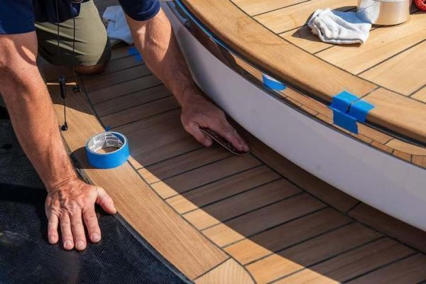 Entretenir, r�nover et prot�ger un pont en teck : les solutions professionnelles Teakdecking Systems