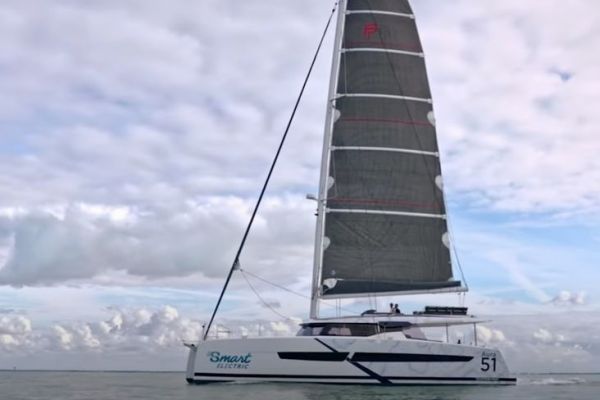 L'Aura 51 Smart Electric sera le 1er bateau hybride de la flotte Dream Yacht