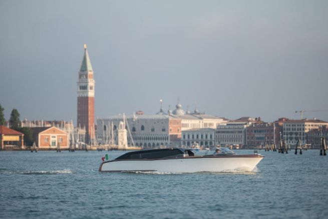 Simrad s'associe au chantier Vizianello pour ses bateaux taxis hybrides