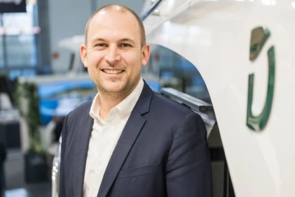 Mark Averhoff occupe le poste de directeur de marque de Delphia Yachts
