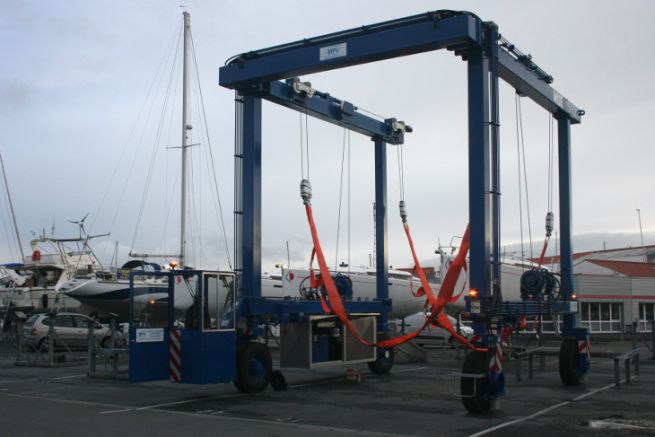 Nouvel lvateur  bateaux du port des Minimes  La Rochelle