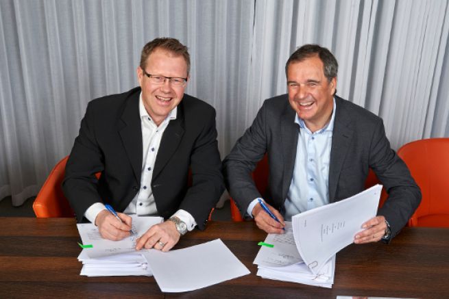 Signature de l'accord Volvo Humphree