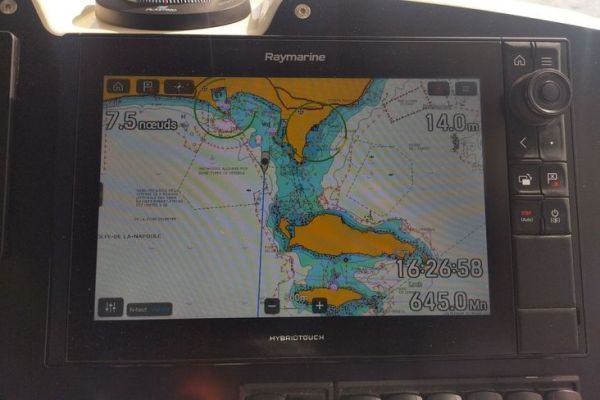 Lire l'article Hallberg-Rassy standardise son électronique autour de Raymarine