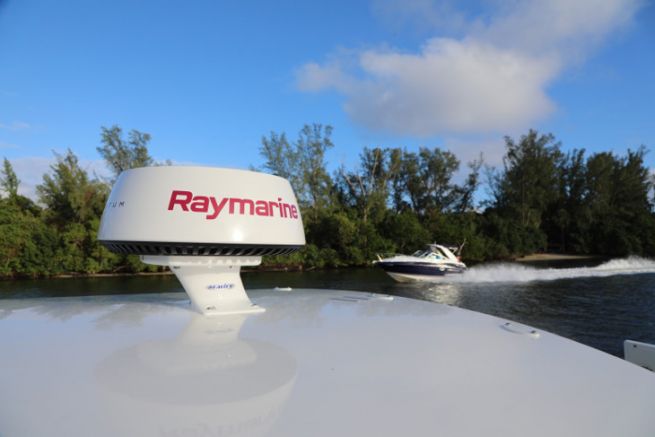 Raymarine change de main