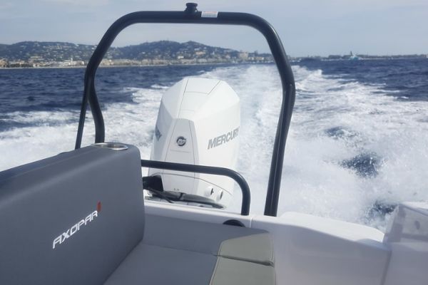 Mercury et les pièces soutiennent les marges