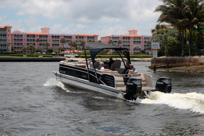 Pontoon boat en aluminium � Miami
